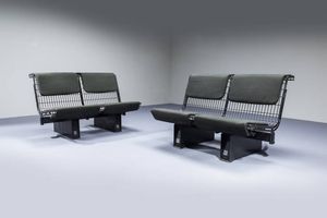 TECNO - Coppia di panchette in metallo verniciato  cuscini imbottiti rivestiti in tessuto. Prod. Tecno anni '90 cm 81x [..]