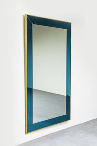 CRISTAL ART - Grande specchiera con cornice in ottone cristallo specchiato e vetro colorato blu. Anni '60  cm 175x103