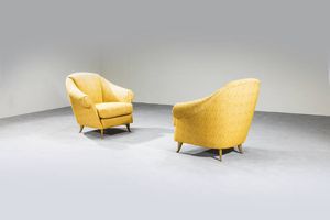 I.S.A - Coppia di poltrone con imbottitura rivestita in tessuto  gambe in ottone. Anni '50 Etichetta del Produttore cm  [..]