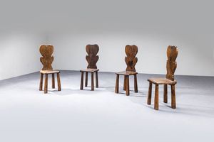 PRODUZIONE ITALIANA - Quattro sedie in legno di quercia. Anni '50 cm 105x34x40
