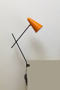GILARDI E BARZAGHI - Lampada da tavolo a morsetto in metallo verniciato  particolari in ottone. Anni '50 h max cm 61