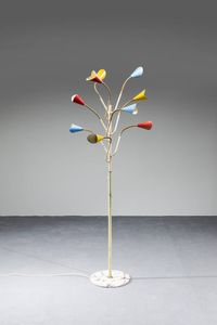 STILNOVO - Lampada da terra in metallo verniciato e ottone  base in marmo. Anni '50 h cm 210