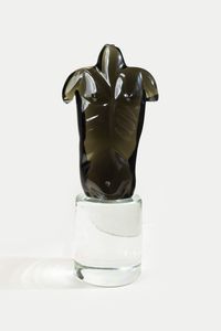 NON DEFINITO - Torso maschile in vetro di Murano poggiante su base di vetro