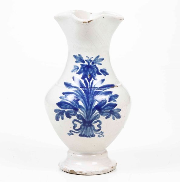 Versatore<BR>Castelli, XVIII secolo  - Asta Maioliche e Porcellane - Associazione Nazionale - Case d'Asta italiane