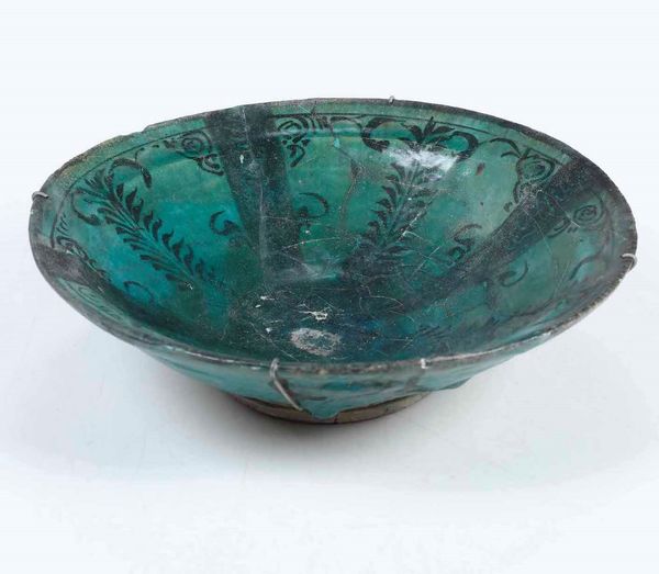 Coppa<BR>Persia (Iran), Sultanabad (?), XII-XIV secolo<BR><BR>  - Asta Maioliche e Porcellane - Associazione Nazionale - Case d'Asta italiane