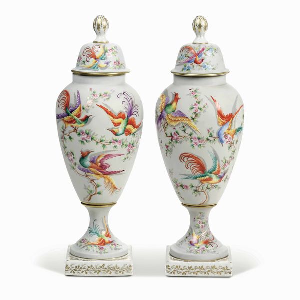 Coppia di vasi <BR>Parigi, Manifattura Le Tallec, verso la fine del XX secolo  - Asta Maioliche e Porcellane - Associazione Nazionale - Case d'Asta italiane