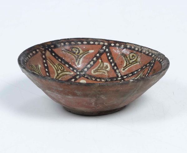 Ciotola<BR>Persia (Iran), Nishapur o Samarcanda, X secolo  - Asta Maioliche e Porcellane - Associazione Nazionale - Case d'Asta italiane
