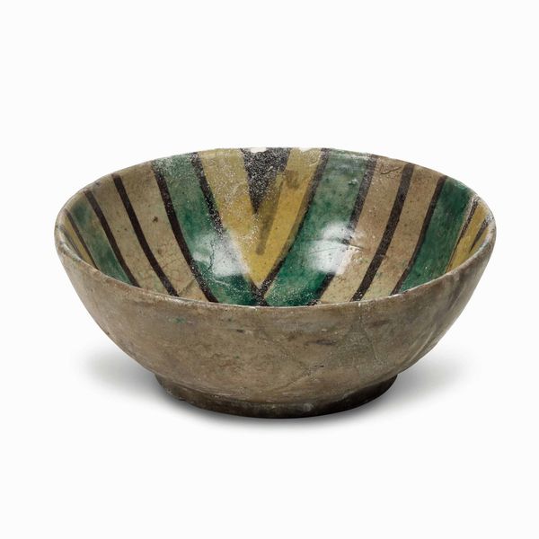 Ciotola<BR>Persia (Iran), X secolo<BR>  - Asta Maioliche e Porcellane - Associazione Nazionale - Case d'Asta italiane