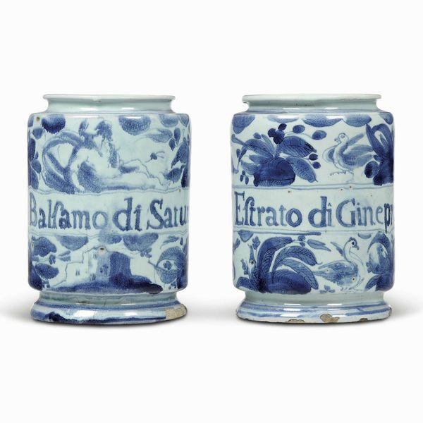 Coppia di albarelli<BR>Savona, fine del XVII o inizio del XVIII secolo<BR><BR>  - Asta Maioliche e Porcellane - Associazione Nazionale - Case d'Asta italiane