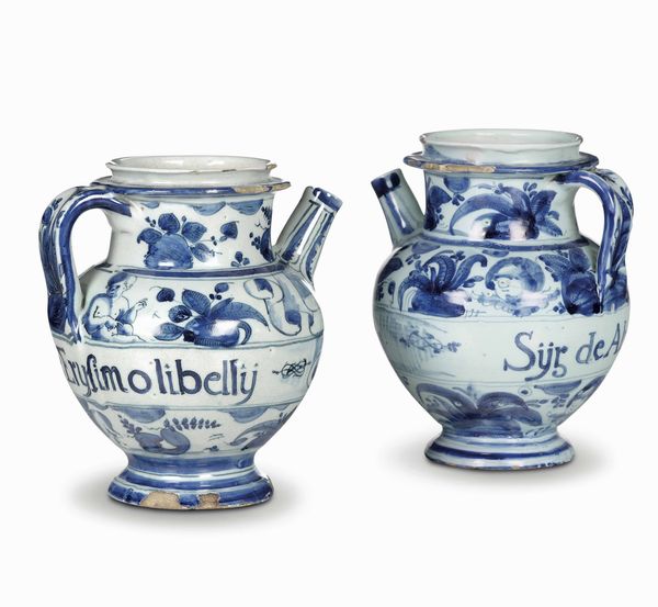 Coppia di orcioli<BR>Savona, fine del XVII o inizio del XVIII secolo<BR>  - Asta Maioliche e Porcellane - Associazione Nazionale - Case d'Asta italiane