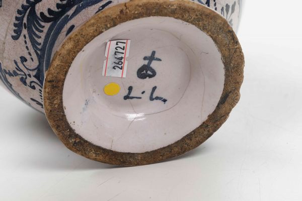 Orciolo<BR>Savona, Manifattura Lorenzo Levantino, circa 1750 <BR>  - Asta Maioliche e Porcellane - Associazione Nazionale - Case d'Asta italiane