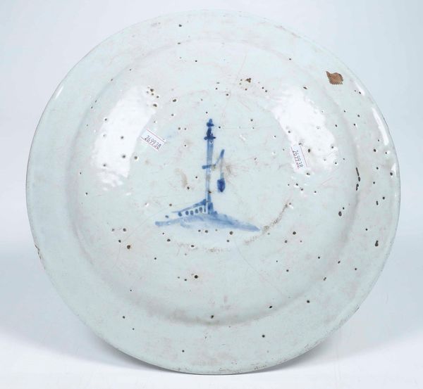 Grande piatto<BR>Savona, Manifattura Chiodo, met del XVIII secolo  - Asta Maioliche e Porcellane - Associazione Nazionale - Case d'Asta italiane