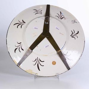 Grande piatto<BR>Pavia, Bottega Rampini, inizi del XVIII secolo<BR>  - Asta Maioliche e Porcellane - Associazione Nazionale - Case d'Asta italiane