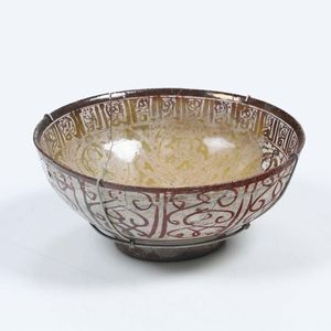 Persia (Iran), Kashan, XII secolo  - Asta Maioliche e Porcellane - Associazione Nazionale - Case d'Asta italiane