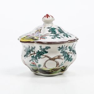 Zuccheriera con coperchio <BR>Milano, Manifattura Felice e Giuseppe Maria Clerici, 1760-1780<BR><BR>  - Asta Maioliche e Porcellane - Associazione Nazionale - Case d'Asta italiane