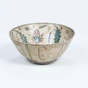 Coppa<BR>Siria, XII-XIII secolo  - Asta Maioliche e Porcellane - Associazione Nazionale - Case d'Asta italiane