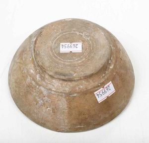 Ciotola<BR>Persia (Iran), X secolo<BR>  - Asta Maioliche e Porcellane - Associazione Nazionale - Case d'Asta italiane