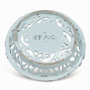 Cestino traforato<BR>Faenza, seconda met del XVII secolo  - Asta Maioliche e Porcellane - Associazione Nazionale - Case d'Asta italiane