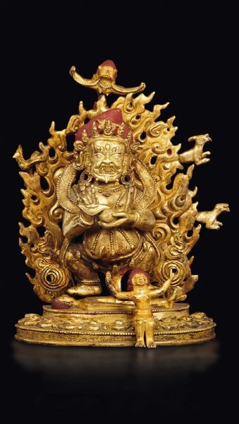 Figura di Gur-Mahakala in bronzo dorato con aura con fiere, Tibet, XVIII secolo  - Asta Fine Chinese Works of Art - Associazione Nazionale - Case d'Asta italiane