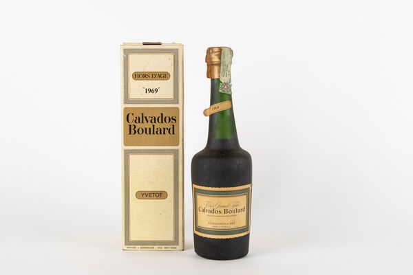 FRANCIA : Calvados Boulard Yvetot Tres Grande Fine  - Asta Vini e distillati - Associazione Nazionale - Case d'Asta italiane