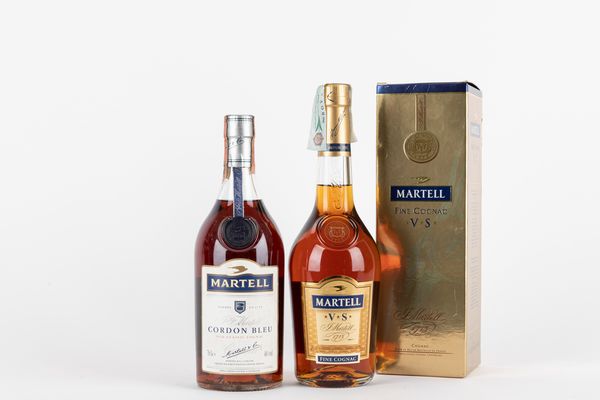 FRANCIA : Martell Cognac Cordon Bleu e VS Fine Champagne (2 BT)  - Asta Vini e distillati - Associazione Nazionale - Case d'Asta italiane