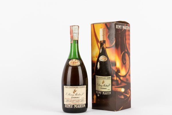 FRANCIA : E. Remy Martin & Co. Fine Champagne VSOP Cognac Qualite du Centaure  - Asta Vini e distillati - Associazione Nazionale - Case d'Asta italiane