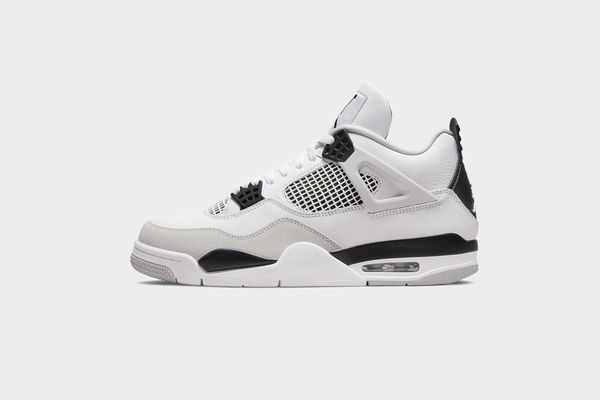 Nike : Jordan 4 Jordan 4 Retro Military Black / Taglia US 6 EUR 38.5  - Asta Christmas Pop: arte, sneakers e design - Associazione Nazionale - Case d'Asta italiane
