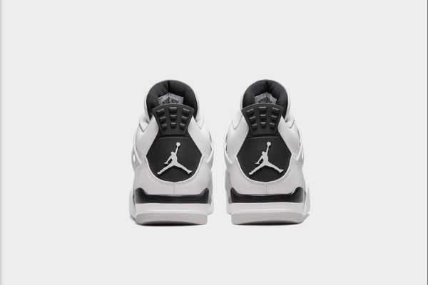 Nike : Jordan 4 Jordan 4 Retro Military Black / Taglia US 6 EUR 38.5  - Asta Christmas Pop: arte, sneakers e design - Associazione Nazionale - Case d'Asta italiane