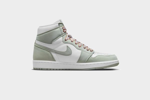 Nike : Jordan 1 High Seafoam / Taglia US 8.5 EUR 42  - Asta Christmas Pop: arte, sneakers e design - Associazione Nazionale - Case d'Asta italiane