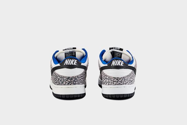 Nike : Bundle Pack - Dunk SB Supreme White Cement e Black Cement / Taglie US 10 EUR 44  - Asta Christmas Pop: arte, sneakers e design - Associazione Nazionale - Case d'Asta italiane