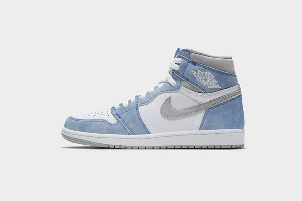 Nike : Jordan 1 Retro High OG Hyper Royal / Taglia US 6 EUR 38.5  - Asta Christmas Pop: arte, sneakers e design - Associazione Nazionale - Case d'Asta italiane