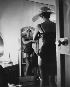 Pierluigi Praturlon : Sophia Loren in La miliardaria  - Asta Christmas Pop: arte, sneakers e design - Associazione Nazionale - Case d'Asta italiane