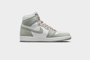 Nike : Jordan 1 High Seafoam / Taglia US 8.5 EUR 42  - Asta Christmas Pop: arte, sneakers e design - Associazione Nazionale - Case d'Asta italiane