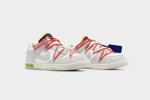 Nike : Dunk Low Off-White Lot 23 / Taglia US 8.5 EUR 42  - Asta Christmas Pop: arte, sneakers e design - Associazione Nazionale - Case d'Asta italiane