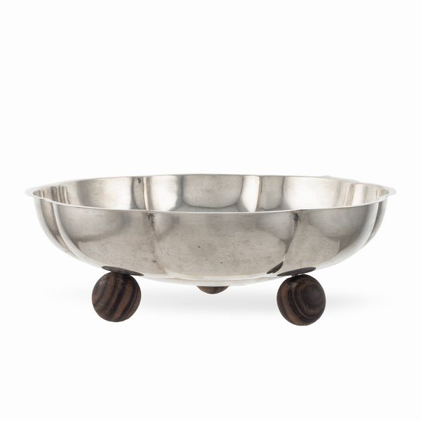 Centrotavola in argento  - Asta Argenti e L'Arte della tavola - Associazione Nazionale - Case d'Asta italiane