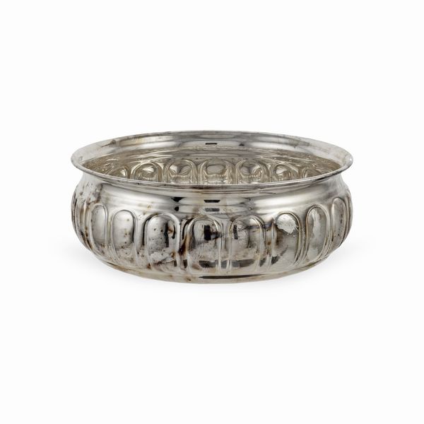 Cesto centrotavola in argento  - Asta Argenti e L'Arte della tavola - Associazione Nazionale - Case d'Asta italiane