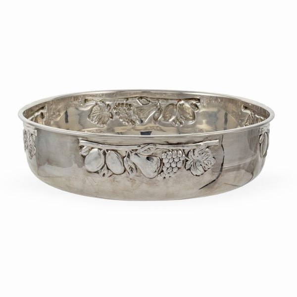 Centrotavola in argento  - Asta Argenti e L'Arte della tavola - Associazione Nazionale - Case d'Asta italiane