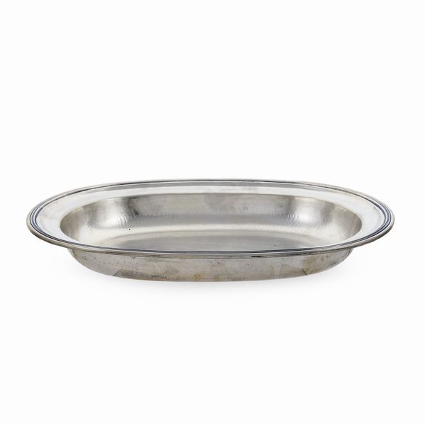 Centrotavola in argento battuto  - Asta Argenti e L'Arte della tavola - Associazione Nazionale - Case d'Asta italiane