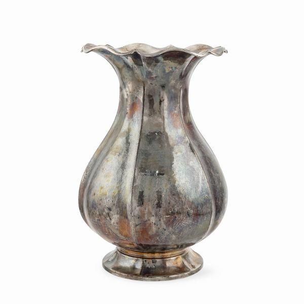 Vaso in argento  - Asta Argenti e L'Arte della tavola - Associazione Nazionale - Case d'Asta italiane