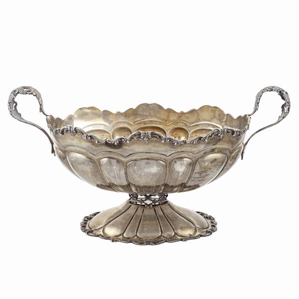Centrotavola in argento a due manici  - Asta Argenti e L'Arte della tavola - Associazione Nazionale - Case d'Asta italiane