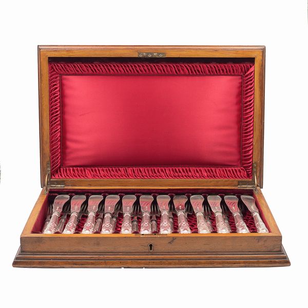 Servizio di posate da pesce in argento (24)  - Asta Argenti e L'Arte della tavola - Associazione Nazionale - Case d'Asta italiane