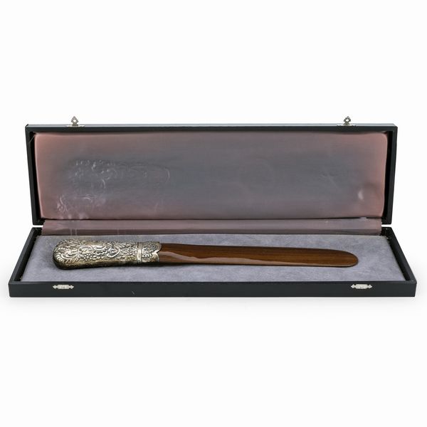 Grande tagliacarte in argento e legno  - Asta Argenti e L'Arte della tavola - Associazione Nazionale - Case d'Asta italiane