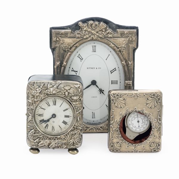 Gruppo di oggetti in argento, cuoio, tessuto e metallo (3)  - Asta Argenti e L'Arte della tavola - Associazione Nazionale - Case d'Asta italiane