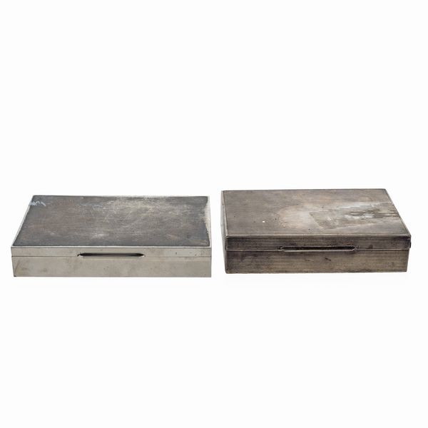 Due scatole rettangolari rispettivamente in argento e in metallo  - Asta Argenti e L'Arte della tavola - Associazione Nazionale - Case d'Asta italiane