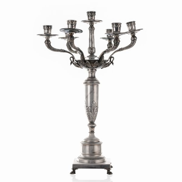 Candelabro in argento  - Asta Argenti e L'Arte della tavola - Associazione Nazionale - Case d'Asta italiane