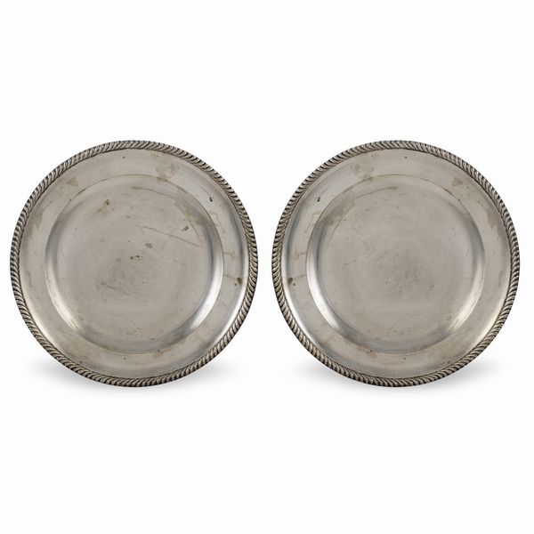 Coppia di vassoi in metallo argentato  - Asta Argenti e L'Arte della tavola - Associazione Nazionale - Case d'Asta italiane