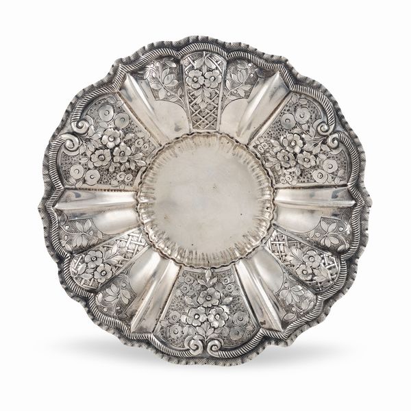 Alzata centrotavola in argento  - Asta Argenti e L'Arte della tavola - Associazione Nazionale - Case d'Asta italiane