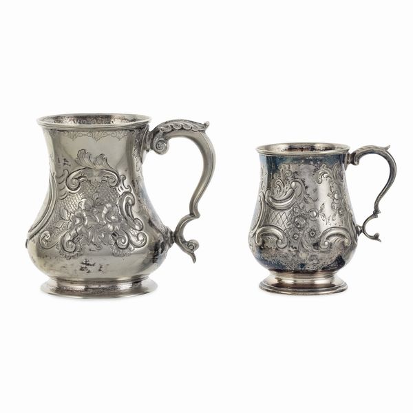 Due boccali in metallo argentato (2)  - Asta Argenti e L'Arte della tavola - Associazione Nazionale - Case d'Asta italiane