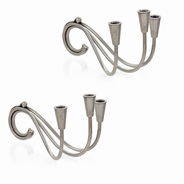 Coppia di candelabri a tre luci in metallo argentato  - Asta Argenti e L'Arte della tavola - Associazione Nazionale - Case d'Asta italiane