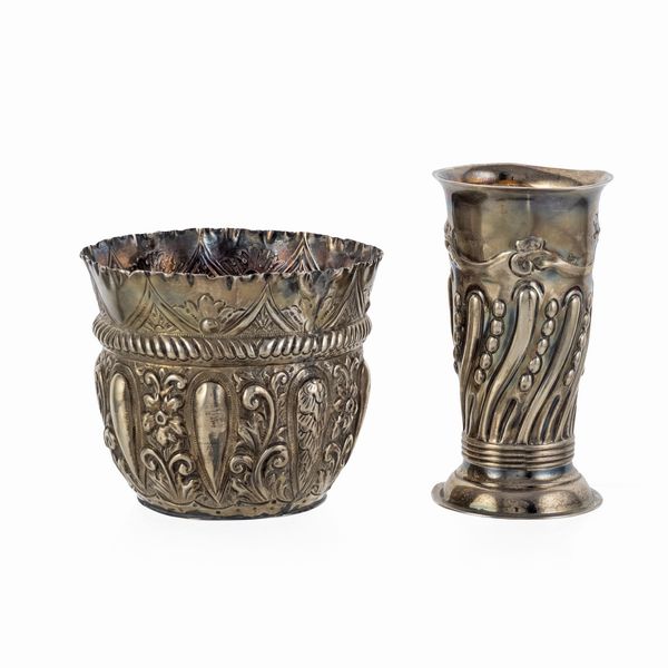 Gruppo di oggetti in argento (2)  - Asta Argenti e L'Arte della tavola - Associazione Nazionale - Case d'Asta italiane